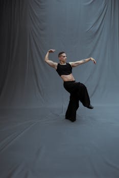 Dynamic contemporary dance pose captured in a studio with elegant styling in Ciudad de México.